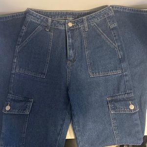SHEIN cargo jeans in size small